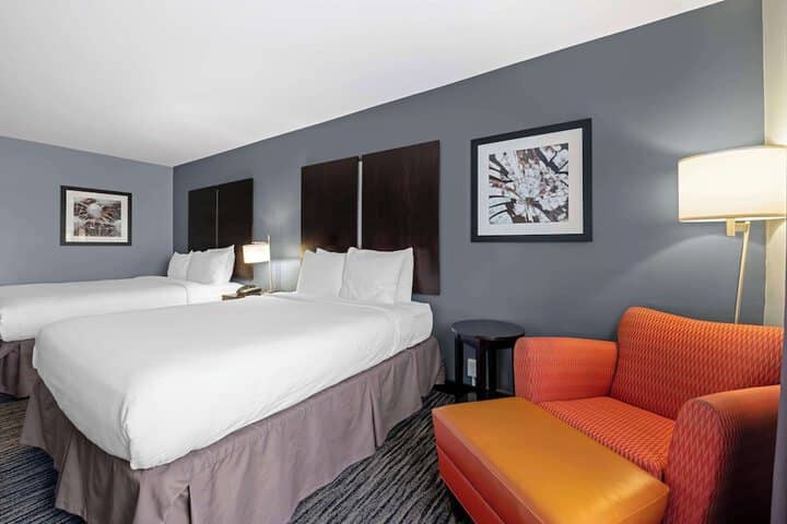 Room 7 of 32
