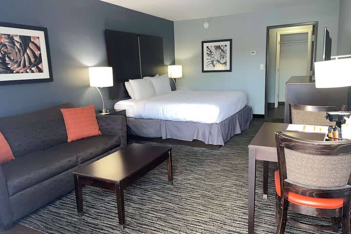 Room 15 of 32